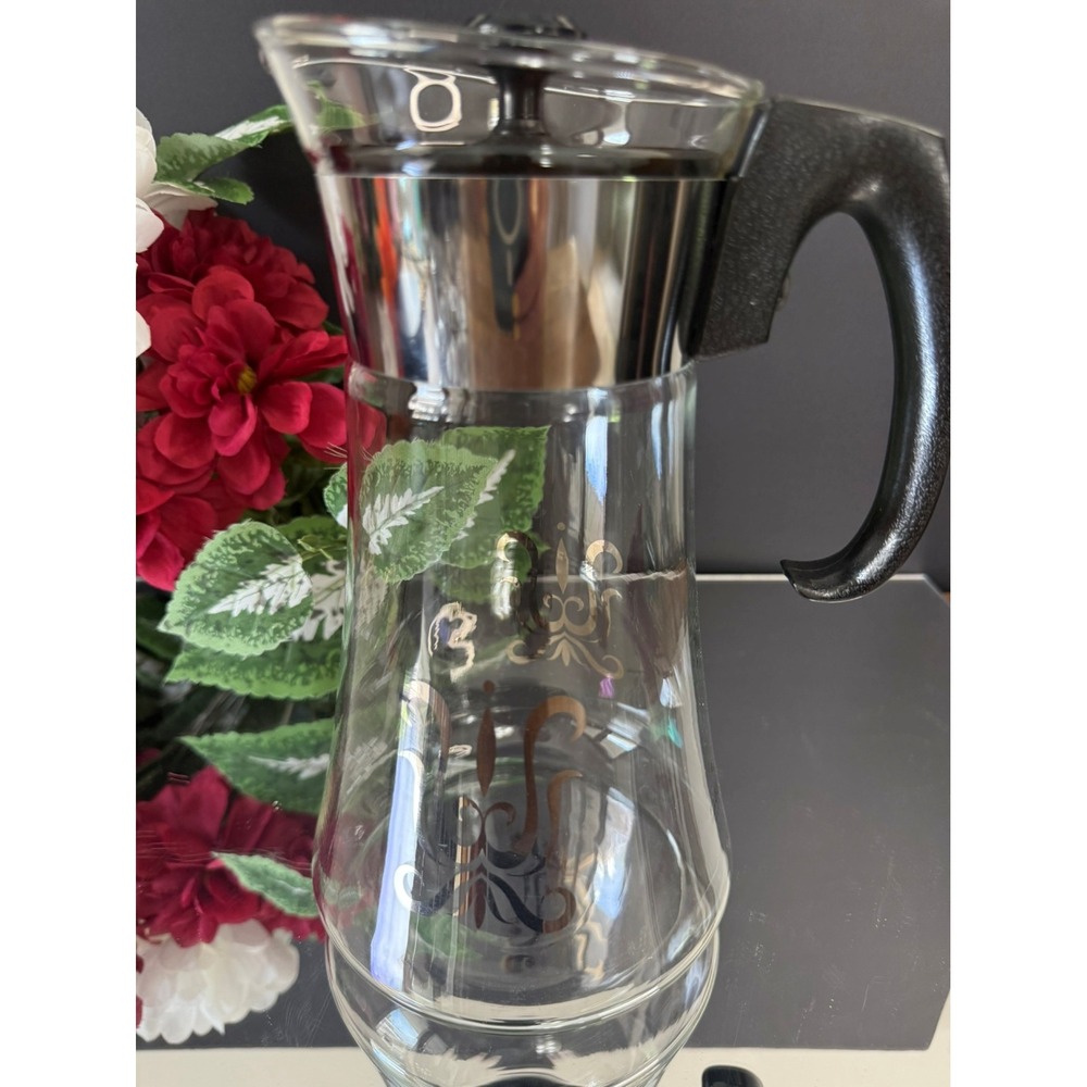 Vintage Pyrex Coffee Carafe – Fleur-de-Lis Gold Motif Retro Kitchen Dining Party